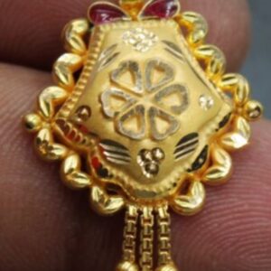 Traditional pendant