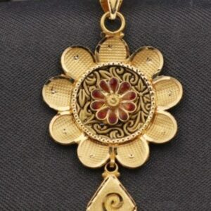 Traditional pendant