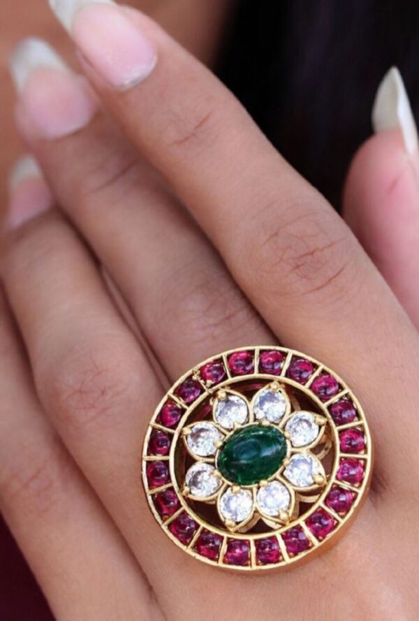18kt gold royal ring