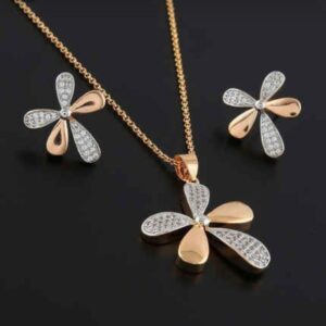 Victoria Daimond Pendant Set